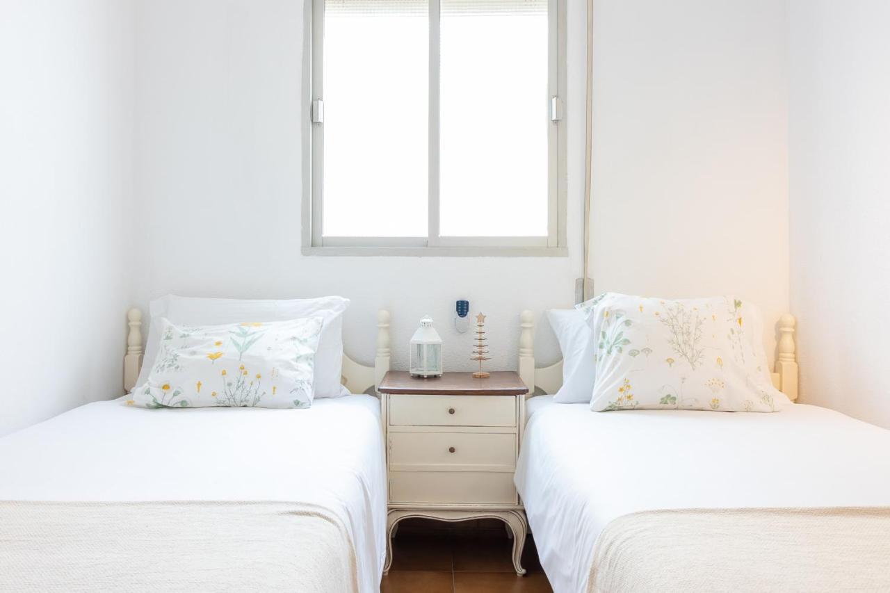 Sea & Wave Pedregalejo Beach Apartment Málaga Esterno foto