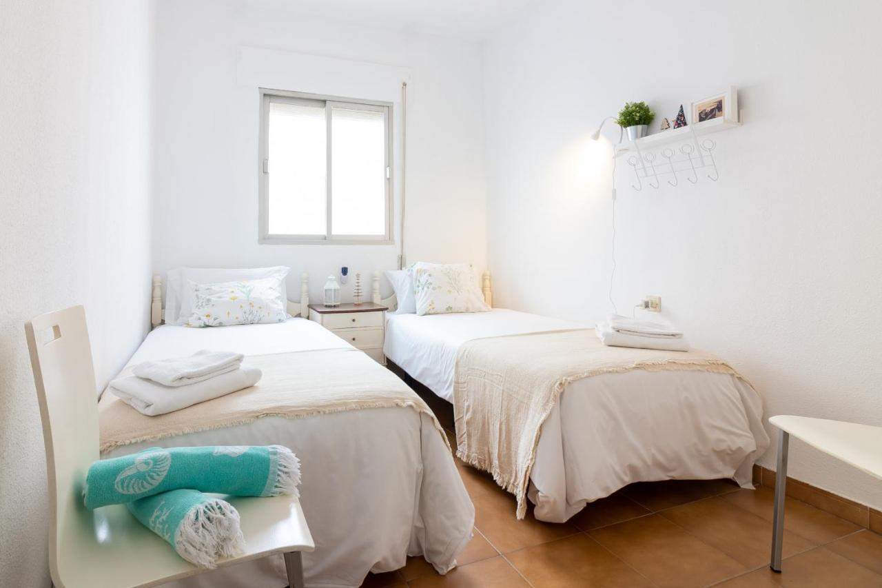 Sea & Wave Pedregalejo Beach Apartment Málaga Esterno foto