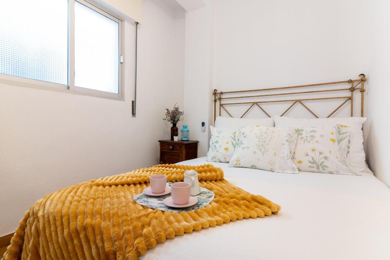 Sea & Wave Pedregalejo Beach Apartment Málaga Esterno foto